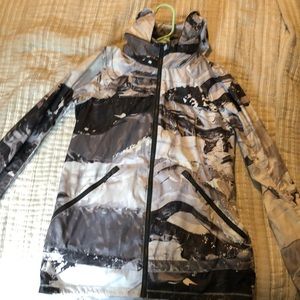 Light lululemon jacket - only worn once